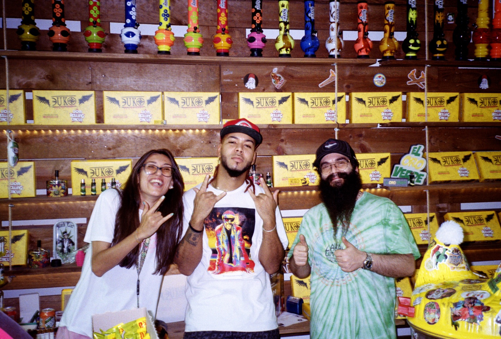 Smoke shop — Madrid · analog film